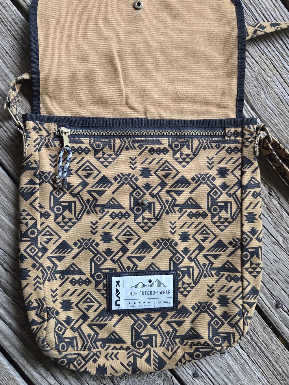 • KAVU Keeper Crossbody Bag Tan & Black Geometric Aztec Print Canvas